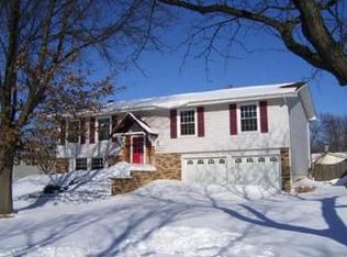 203 Edgebrook Dr, Bloomingdale, IL 60108