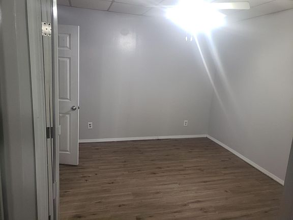 3rd image of 6410 Admiral Ave #11
