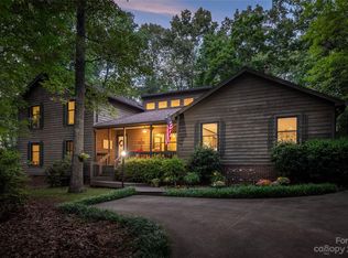 437 17th Avenue Dr NE, Hickory, NC 28601