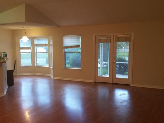 5th image of 8071 Beaver Creek Dr