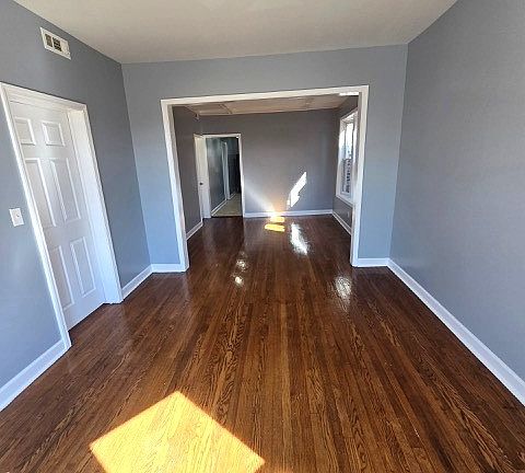 3rd image of 7443 S Dante Ave