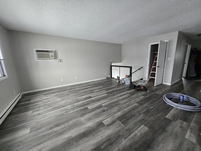 700 Great Plains Ct #UPPER LEVEL — Photo 5