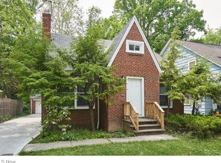 1092 Pembrook Rd, Cleveland Heights, OH 44121