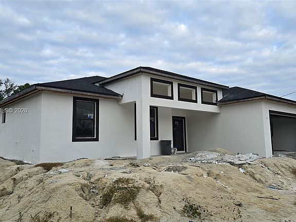 3rd image of 782 Homestead Rd S