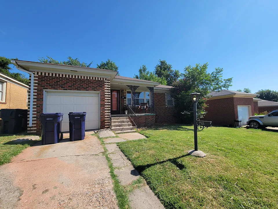 2901 NE 17th St