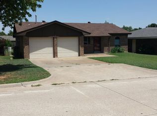 209 Klondike Dr, Yukon, OK 73099