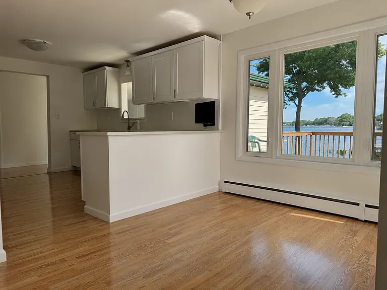 3138 Ponemah Dr — Photo 7