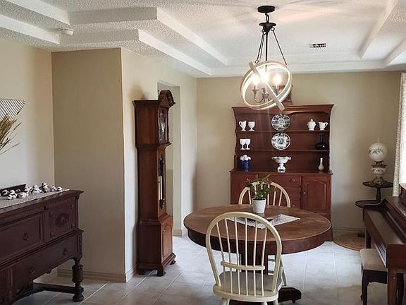 5th image of 204 Lakewood Dr