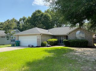 35 Regent Rd, Crestview, FL 32539