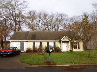 1685 Scarborough Rd, Greenville, NC 27858