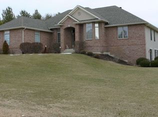 13397 Promontory Trl, Roscoe, IL 61073