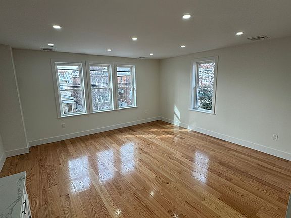 3rd image of 1950 Tomlinson Ave #2