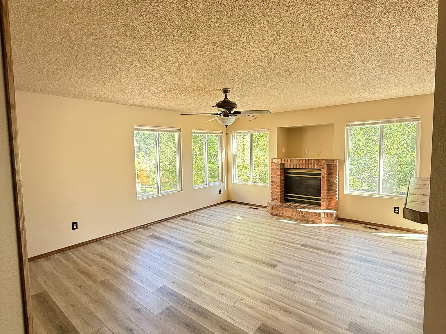 4 bed, 3.5 bath, 3355 sqft, $2,895 — Photo 4
