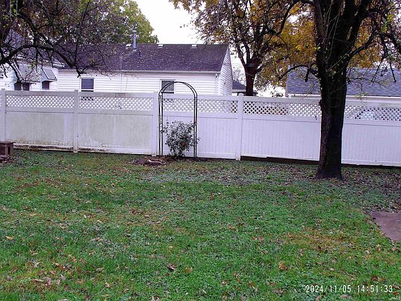 5th image of 2824 Oakley St