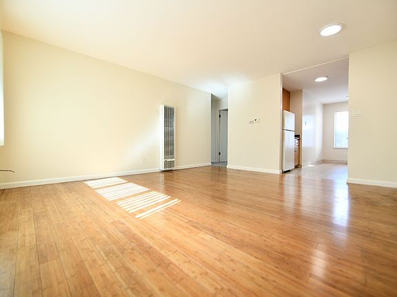 4th image of 2132 Roosevelt Ave APT 2