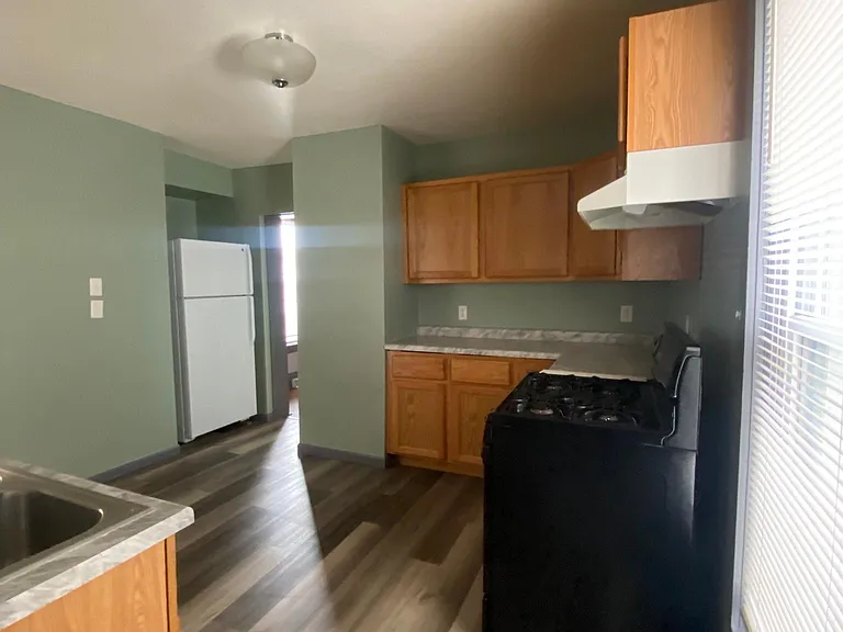 1124 Jefferson St — Photo 4