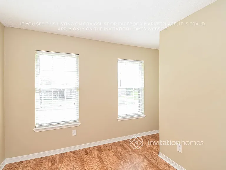 9044 Camshire Dr — Photo 6