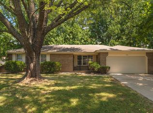 2406 S Dollison Ave, Springfield, MO 65807