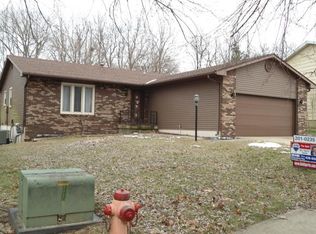 2936 Primrose Ln, Decatur, IL 62526