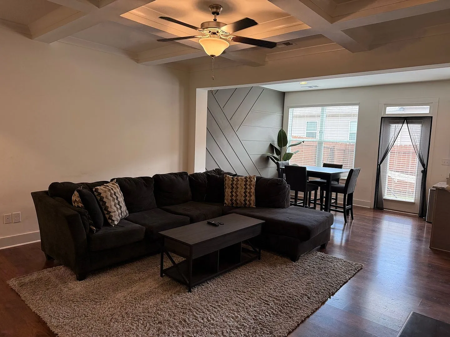 Spacious 3BR Townhome in Fairburn — Photo 4