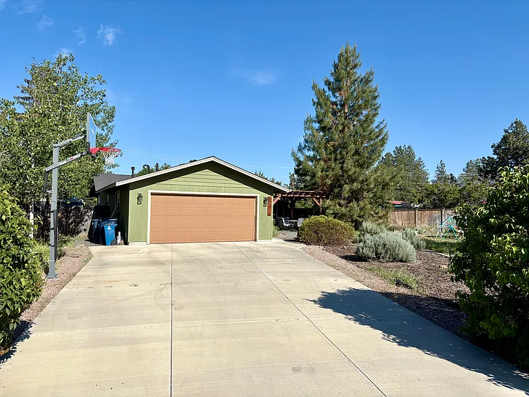 62816 Aladdin Ct — Photo 1