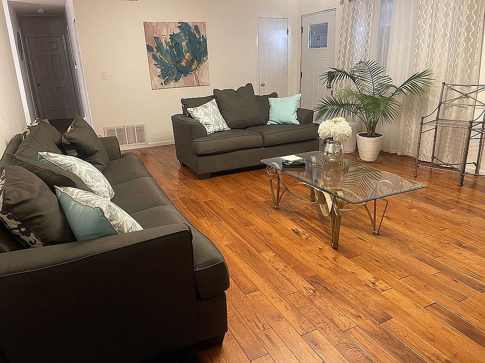 2nd image of 2810 Vernon Dr