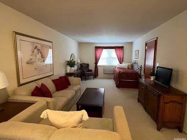 132 Church Street #3B, Kings Park, NY 11754
