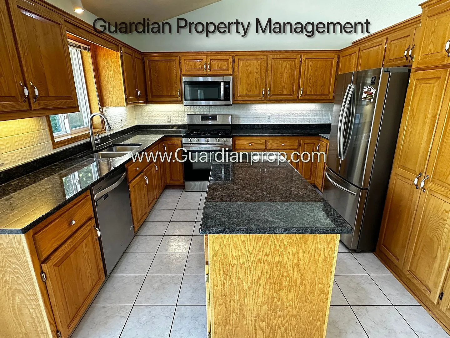 Maple Grove Single Family Home, 3 Car Garage, Large Deck, Walkout, Pond View — Photo 3