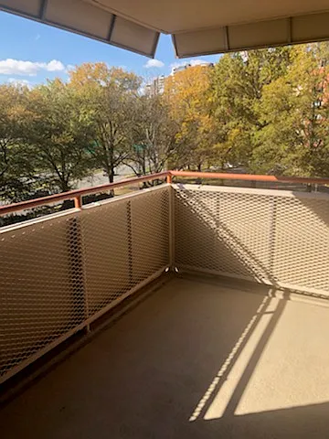 2 bed, 744 sqft, $3,000 — Photo 3