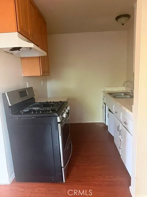 2 bed, 925 sqft, $2,400 — Photo 3