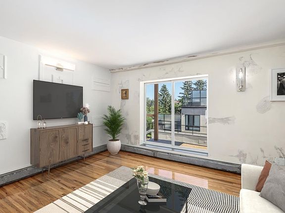 5th image of 112 23rd Ave SW #306