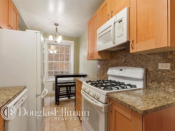 4th image of 230 W End Ave APT 2G