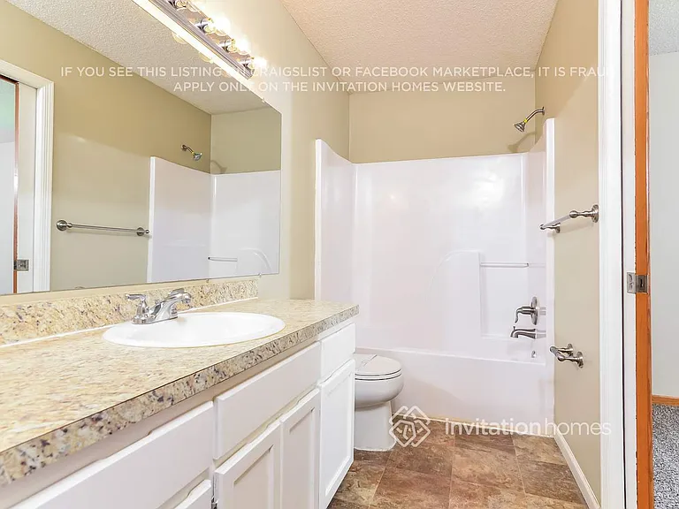 1211 Spruce St — Photo 17
