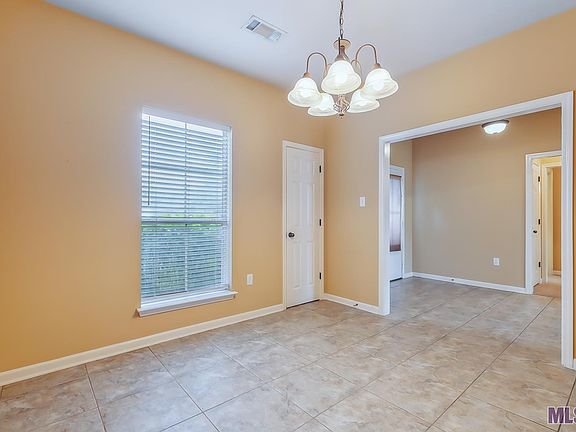 5th image of 36399 Crestway Ave