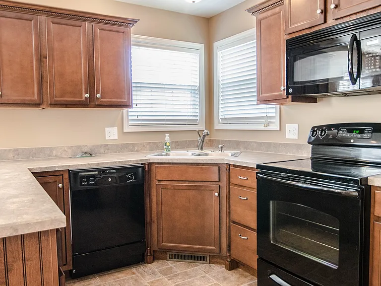 3349 Melissa Ln — Photo 10