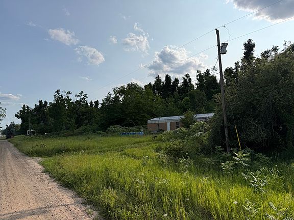 3rd image of 17980 Hayes Rd