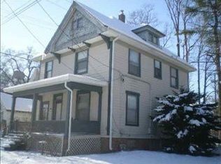 103 S Clayton St, Bloomington, IL 61701