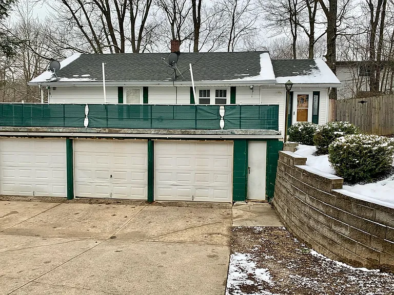 1000 W Country Club Dr — Photo 9