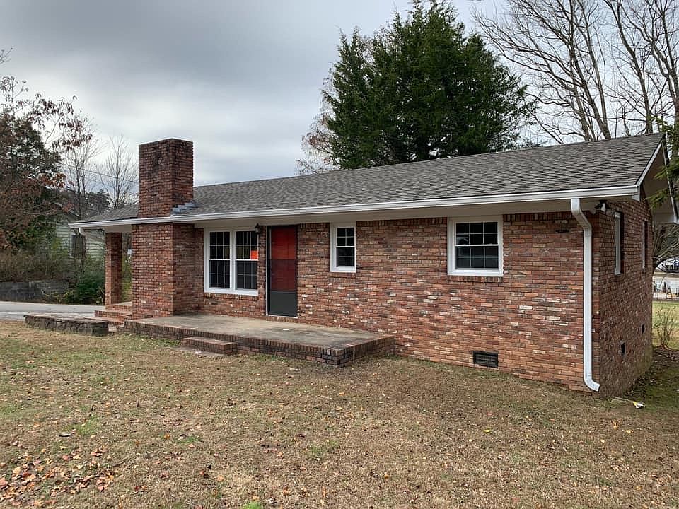 1st image of 250 1st Ave