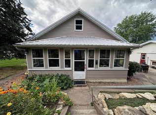 933 Fountain St, Fountain City, WI 54629