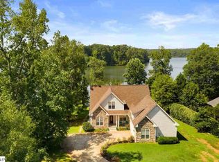 219 Woodlake Dr, Spartanburg, SC 29301