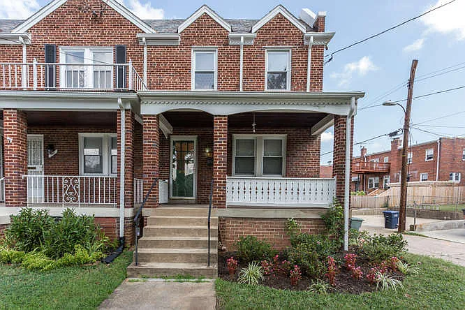 1222 Allison St NE photo 1