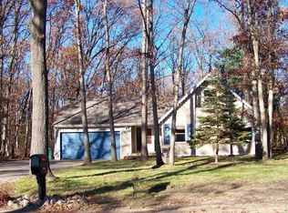 8420 Cochise Dr, Howard City, MI 49329