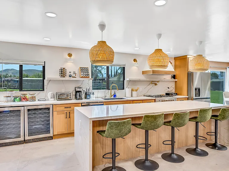 1080 River Dr — Photo 23