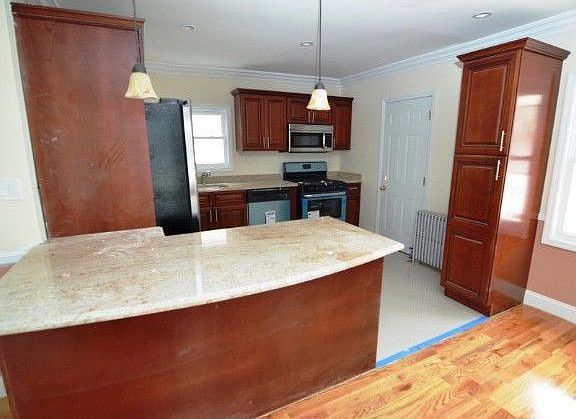 4th image of 19701 Hiawatha Ave