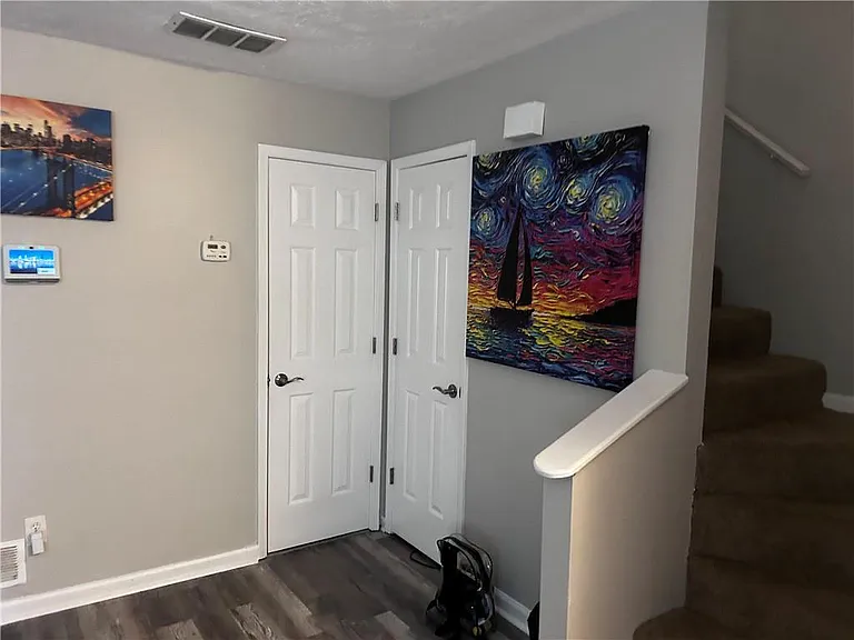 7066 Oakhill Cir — Photo 2