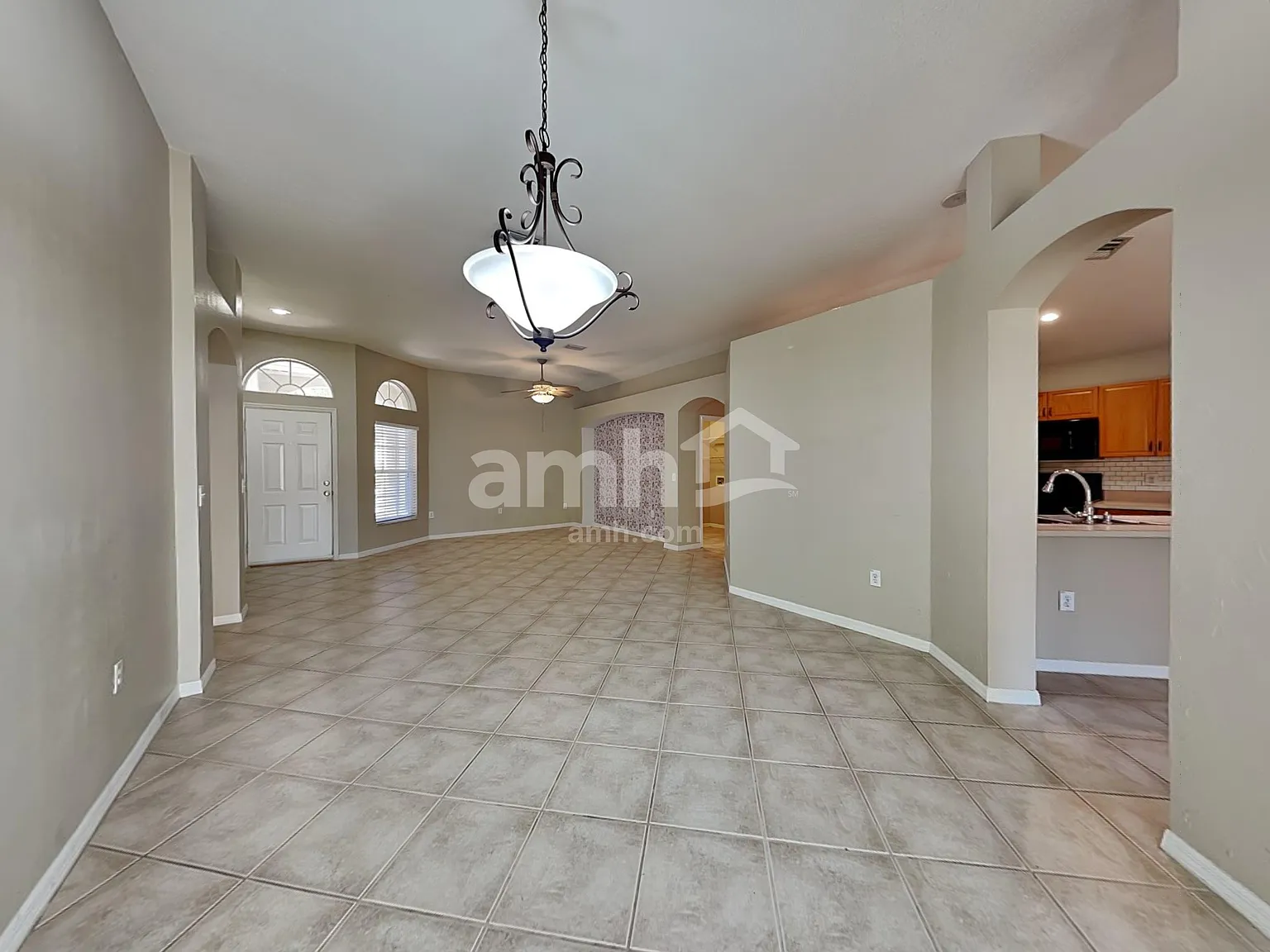 4 bed, 3.0 bath, 2300 sqft, $2,620 — Photo 4
