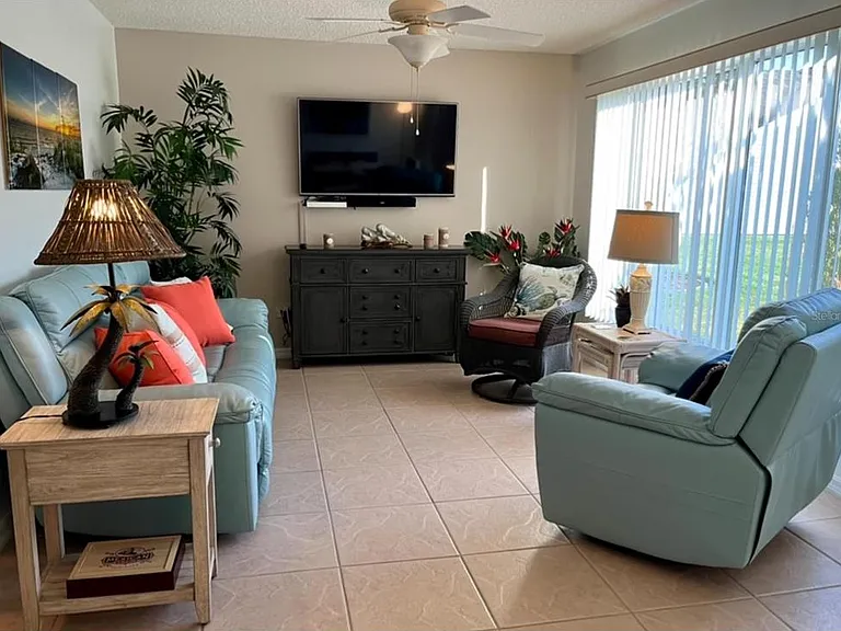 1314 Corona Ave — Photo 8
