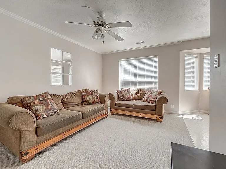 542 N 720 E #218 — Photo 2