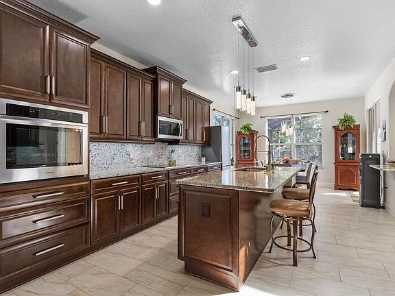 3rd image of 38 Brewster Ln